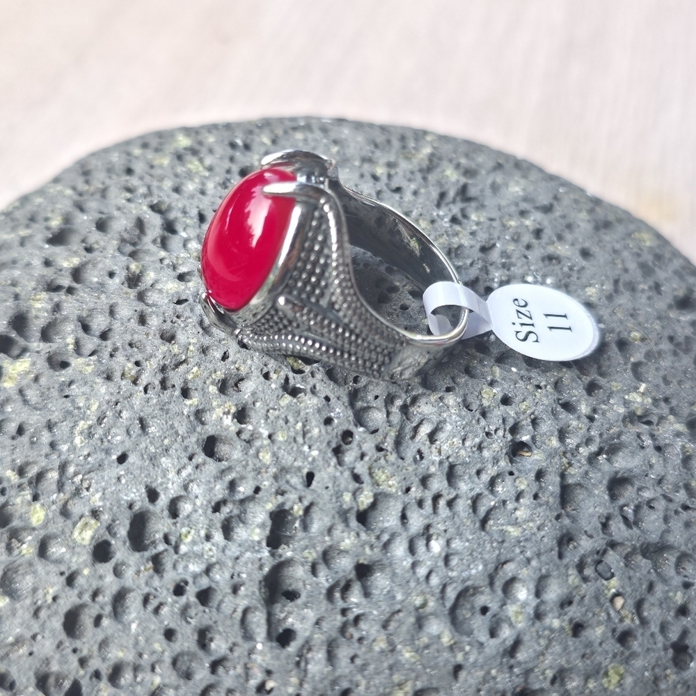 New Stainless Steel Men's Ring With Red Stone Size 11 - Picture 5 of 8